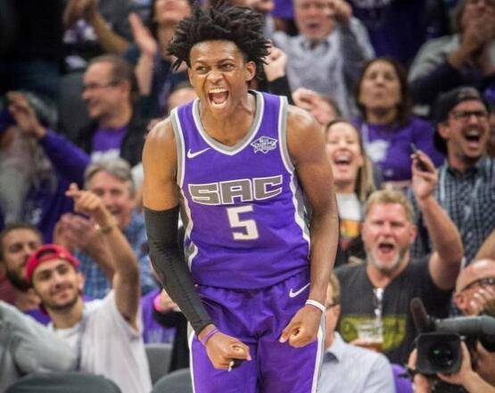  国王福克斯连续五场20+助攻  