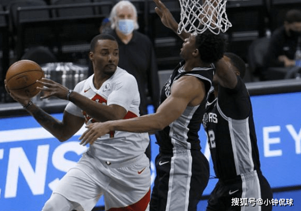  布克末节连得12分，太阳逆转独行侠登顶西部  