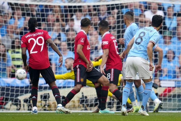  热那亚主场遇险，补时扳平避免陷入降级区